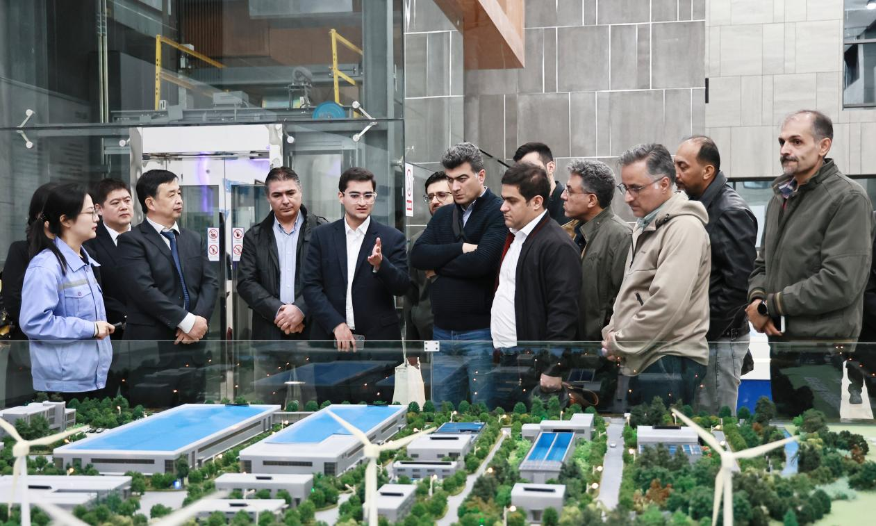 <strong>Iranian Delegation Visited Fenghai f</strong>